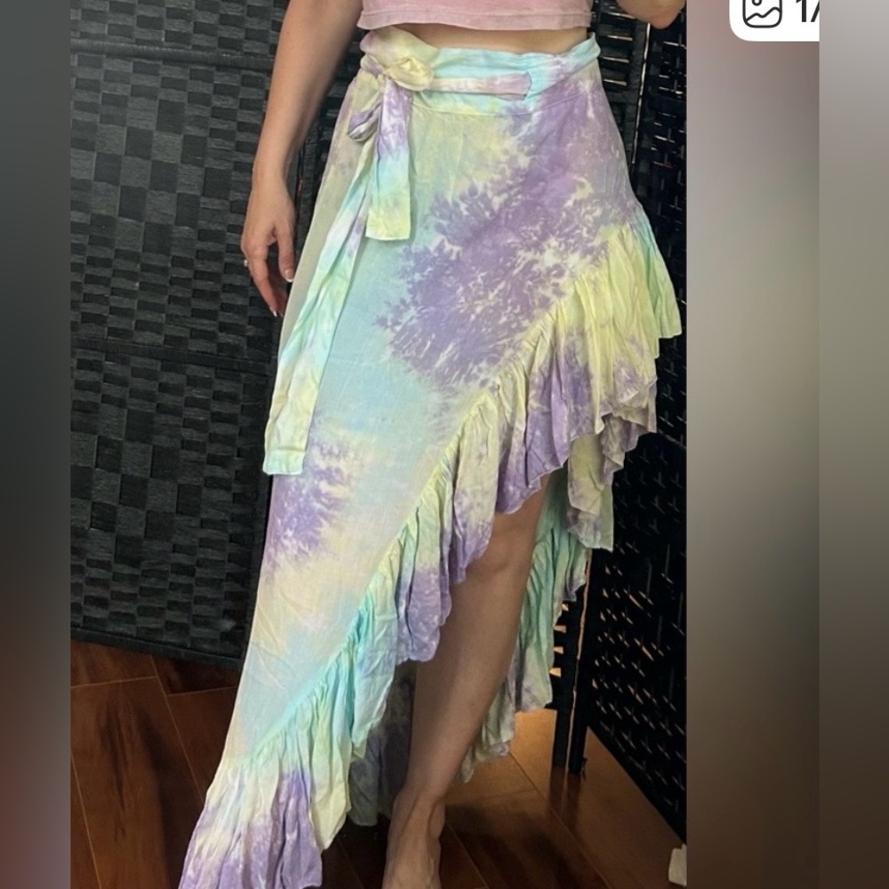 Tiare Hawaii Tie-Dye Ruffle wrap sarong / beach cover up / skirt100% Rayon OS